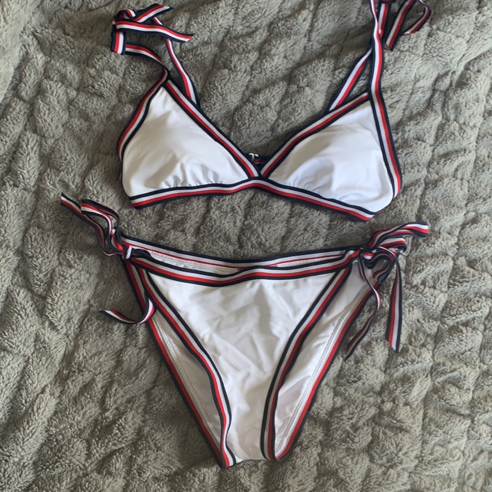 AUTHENTIC Tommy hilfigure bathing suit